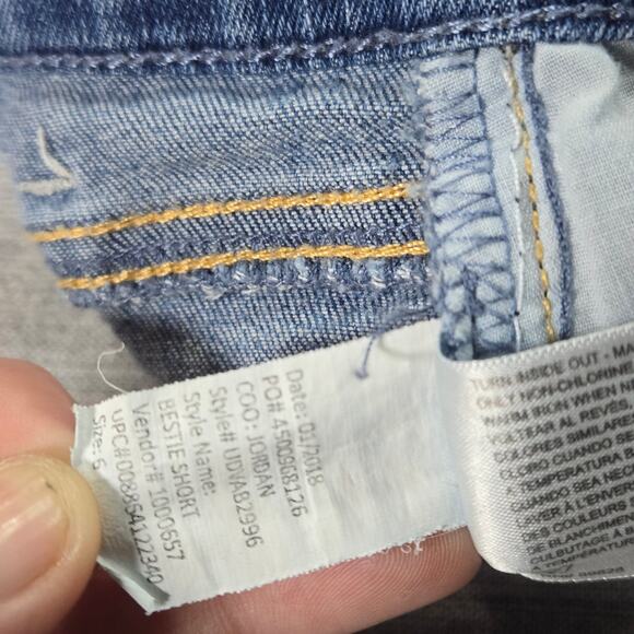 Vintage American Blues Women Sz 6 Embroidered Floral Denim Shorts Spring Summer - Picture 9 of 10